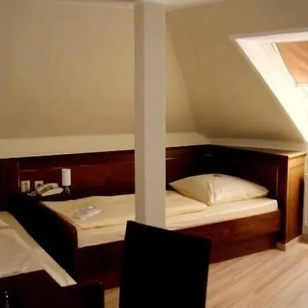 Am Wilhelmsplatz מלון 3*