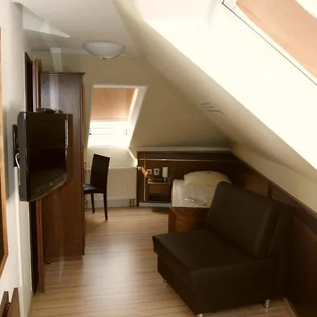 Hotel Am Wilhelmsplatz 3*