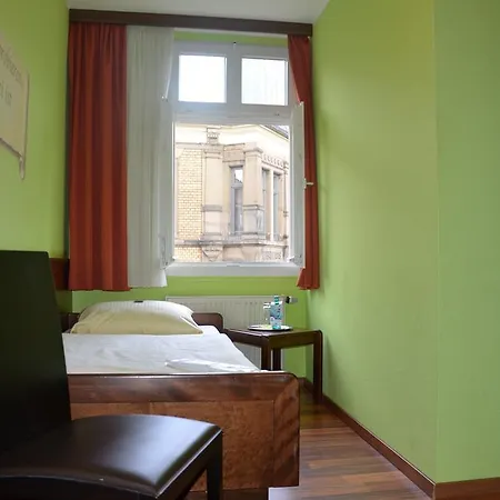 Hotel Am Wilhelmsplatz 3*