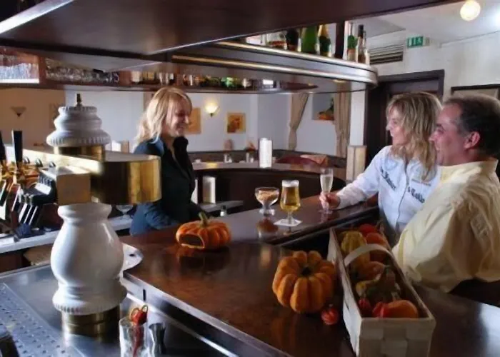 Hotell Am Wilhelmsplatz 3*